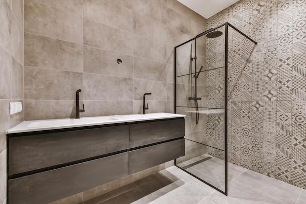 Потрясающий дизайн ванной комнаты в стиле минимализм