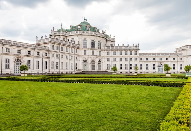 Stupinigi, Italië. Detail van de buitenkant van het Palazzina di Stupinigi, koninklijke residentie sinds 1946.