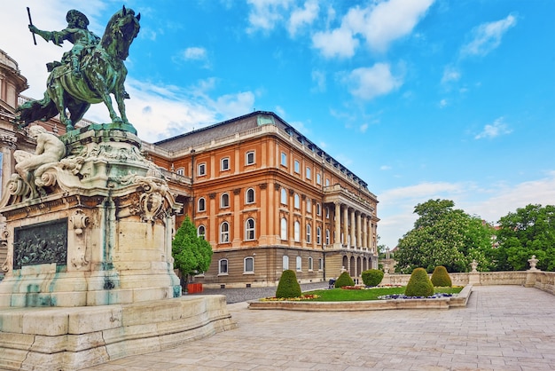 Styatue van Savoyai Eugen, in de buurt van het Koninklijk Paleis in Boedapest. Hongarije.