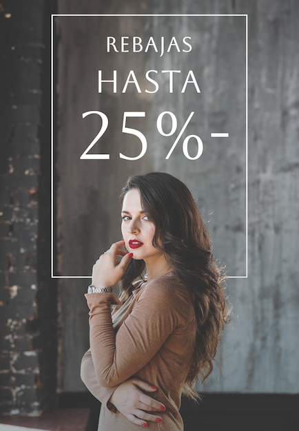 Стильный портрет женщины с текстом продажи на испанском языке для распродажи одежды