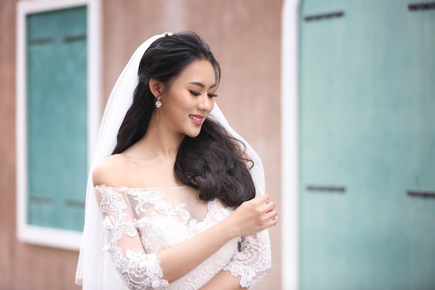 Stylish young bride on her wedding dayelegant Bride in a white wedding