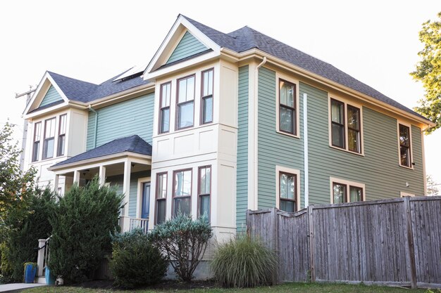 suburban house symbolizing the dream of home ownership in an era of rising mortgage prices and infla