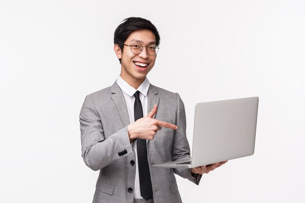 Photo successful asian businessman
