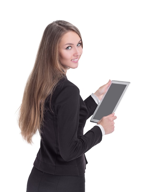 디지털 태블릿을 가리키는 성공적인 비즈니스 우먼. 흰색 배경에 고립