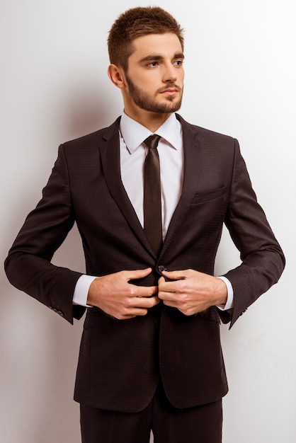 Photo successful businessman in business suit