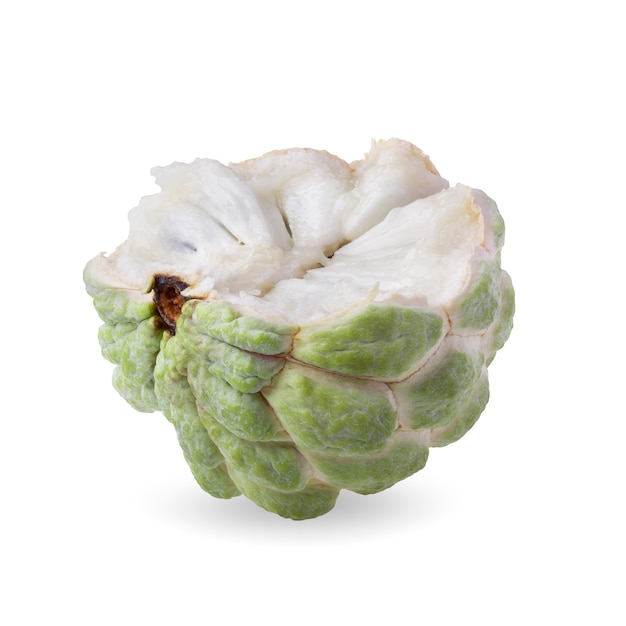 Sugar apple o custard apple isolato su uno spazio bianco.