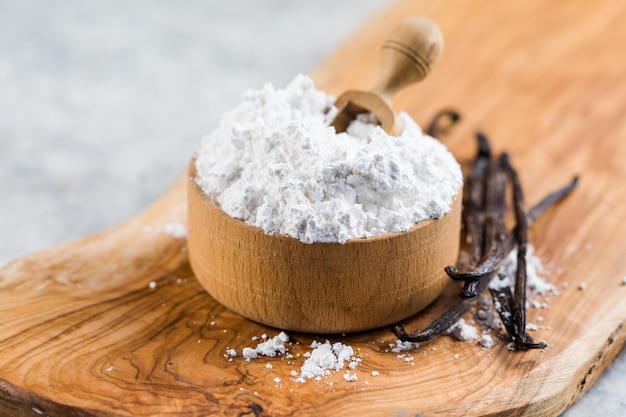 Sugar powder with ground natural vanilla