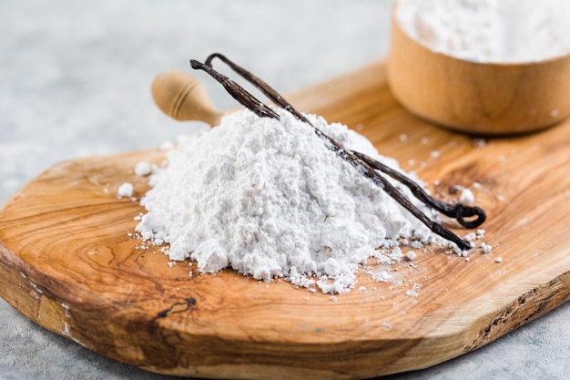 Sugar powder with ground natural vanilla