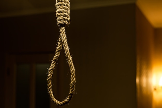 Photo suicide rope loop.