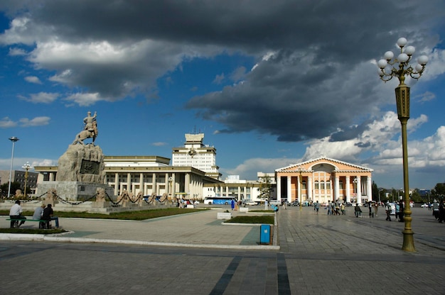 Photo sukhbaatar sqare with monument culture palace and state opera ulaan baatar mongolia