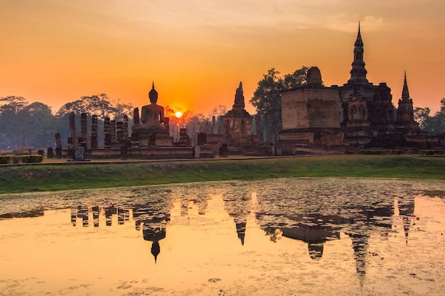 Sukhothai historical park, the old town of thailand in 800 years ago