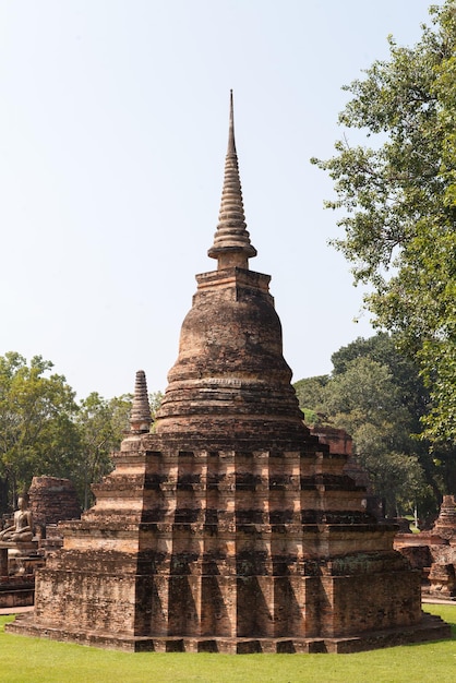 Foto sukhothai historisch park boeddhistische tempelruïnes in sukhothai historisch parkthailand
