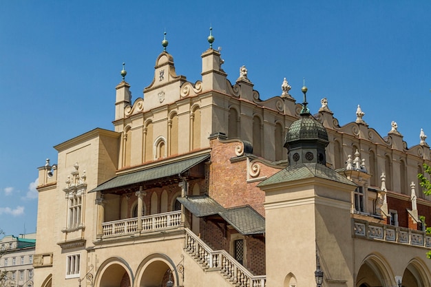 Edificio sukiennice a cracovia in polonia