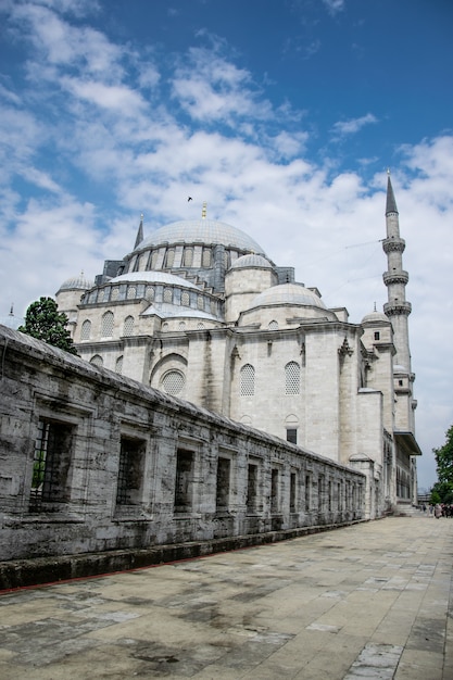 Мечеть Сулеймание находится в Стамбуле, Турция