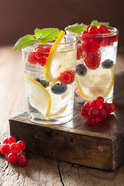 Summer lemonade with berry and lemon