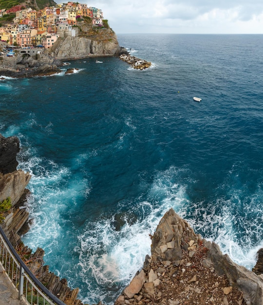 여름 Manarola 해안 Cinque Terre 이탈리아