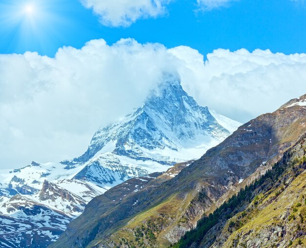 夏のマッターホルン山の景色（アルプス、スイス、ツェルマット）