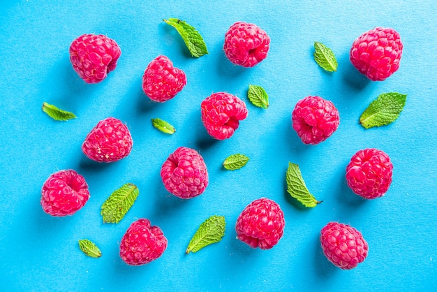 Summer raspberries pattern