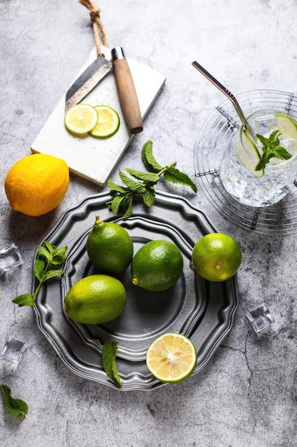 Photo summer refreshing drinks to purify the body lemonade is always at the top