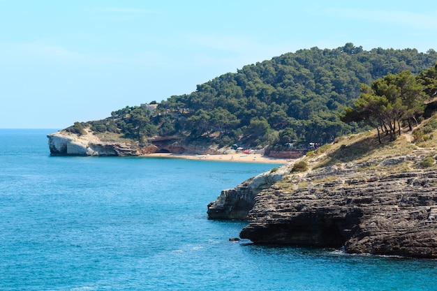 여름 바위 바다 해안 Gargano Puglia 이탈리아