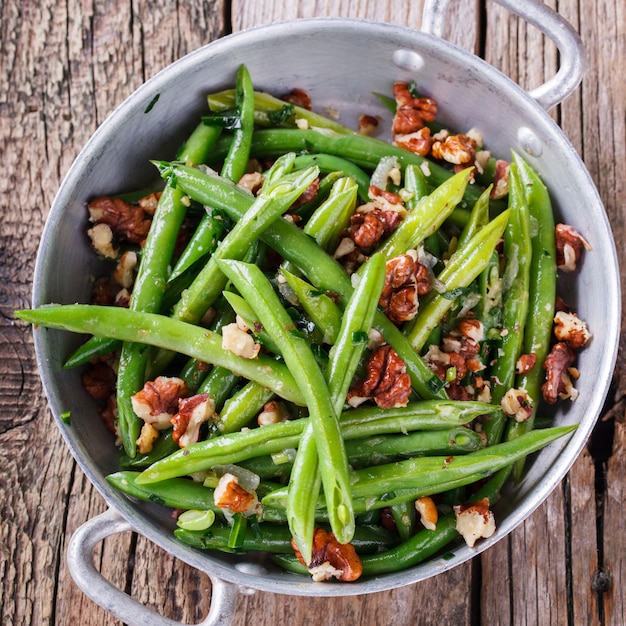 Summer Salad of green beans and walnut