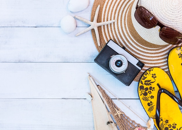 Foto stagione estiva sulla spiaggia. rilassati vacanza e copia spazio per il testo