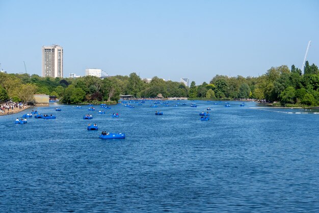 Foto orario estivo al fiume