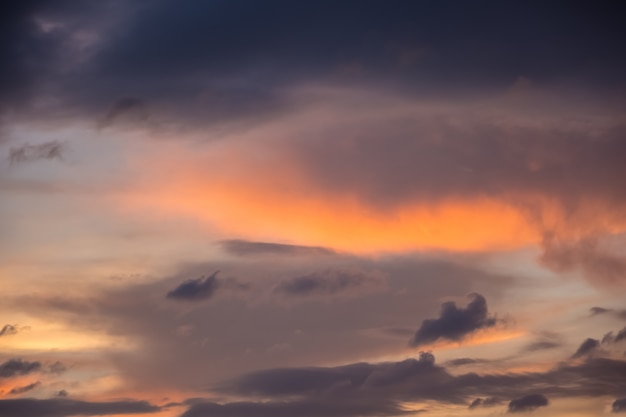 Photo sun, sky and clouds in the evening