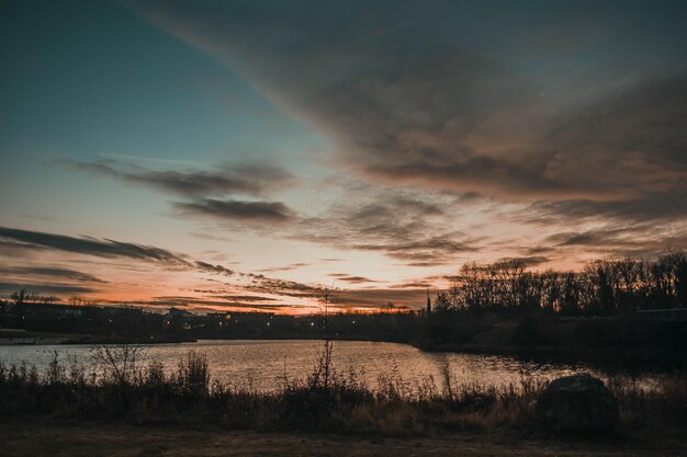 Sun under  wolken