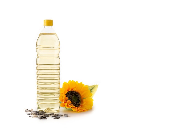 Photo sunflower oil plastic bottle isolated on white background