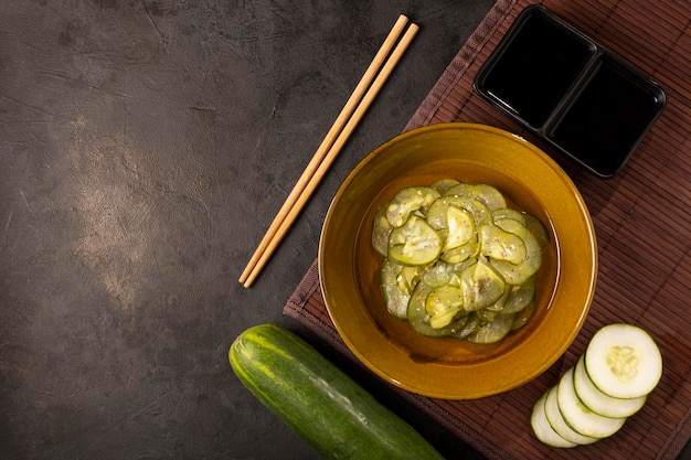 Sunomono Bord met Japanse komkommersalade