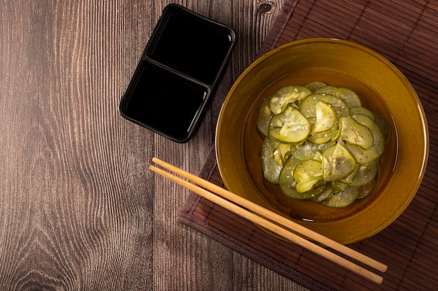 Sunomono Bord met Japanse komkommersalade