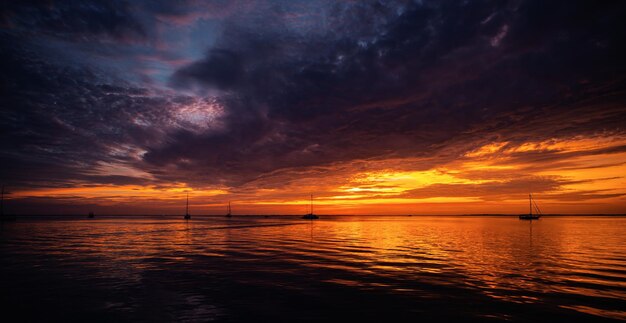 Photo sunrise in the sea florida during morning sunrise