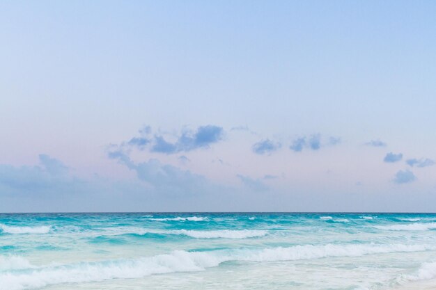 카리브해 해변의 일몰입니다.