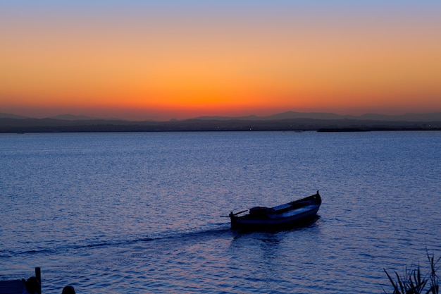 Albufera 호수 발렌시아에서 일몰 보트