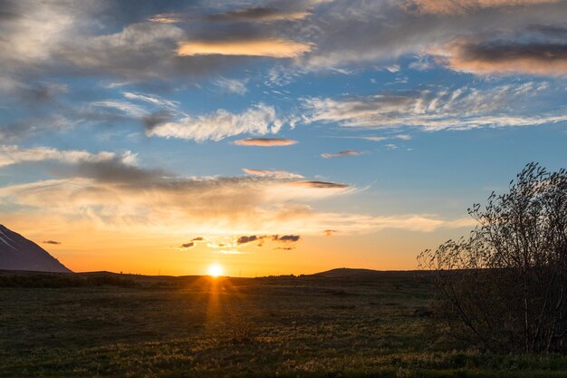 アイスランドの Hrisey 島の夕日