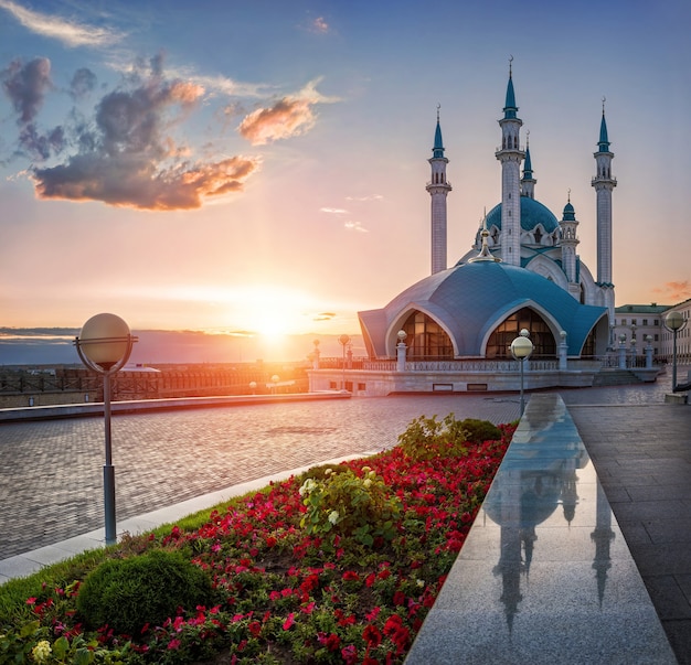 Sunset over the Kul-Sharif, and the setting sun on the horizon  in Kazan