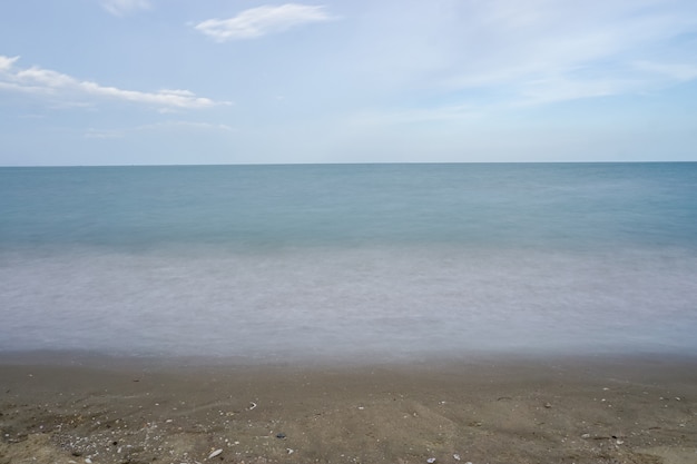 写真 タイの海に沈む夕日。、美しい日。