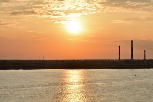 ヴォルガ川に沈む夕日