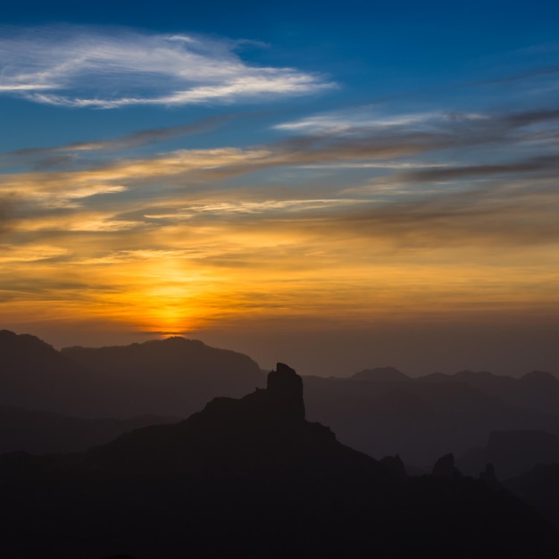 Photo sunset at roque bentayga gran canaria