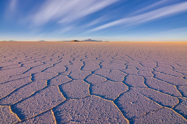 Foto tramonto al salar de uyuni aitiplano bolivia