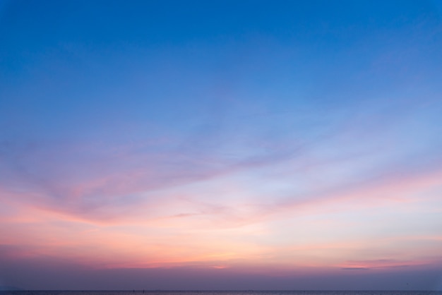 Photo sunset and sea with clouds. summer background.