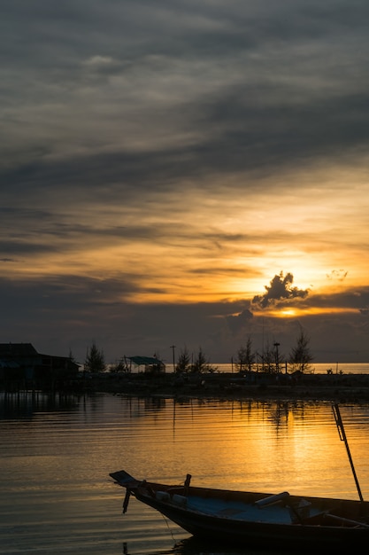 海に沈む夕日