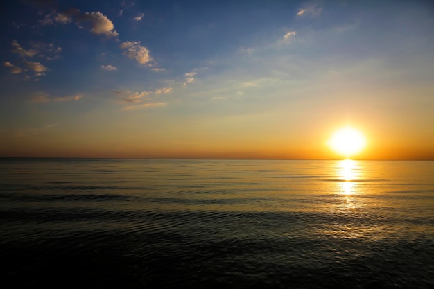 海に沈む夕日