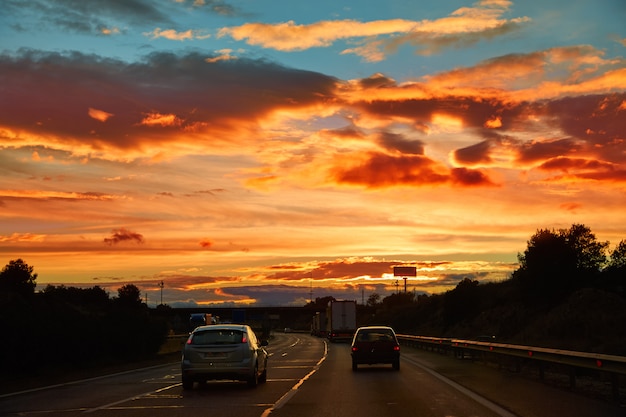 AP-7高速道路オートビアで夕焼け空