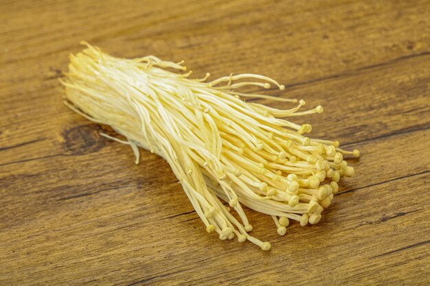 Superfood raw japan enoki paddenstoelen