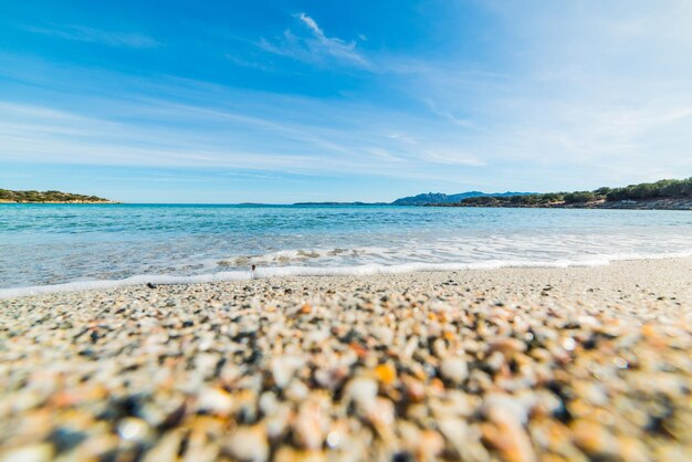 Foto livello della superficie della spiaggia rispetto al cielo