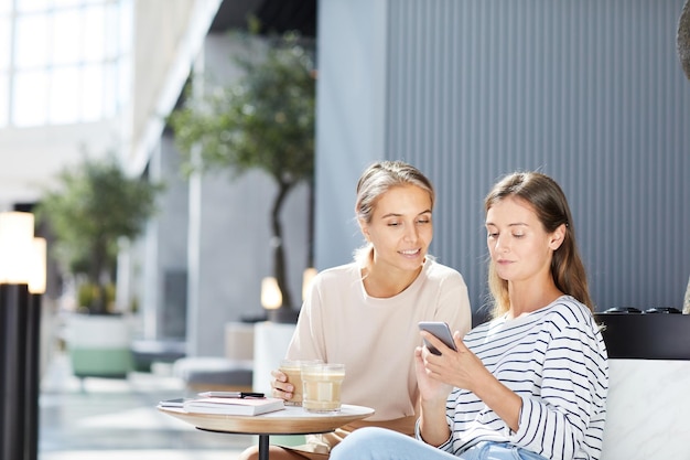 Surfing social medias together