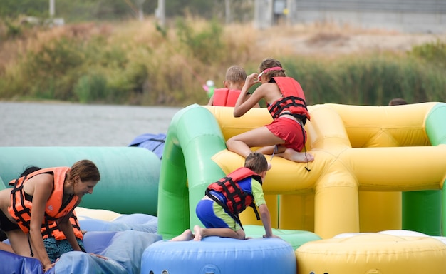 survival cursussen in het water.