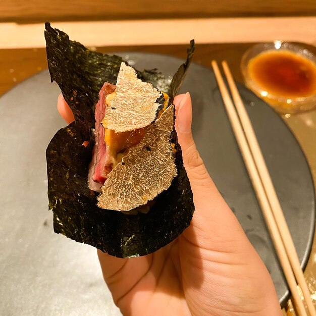 Фото Суши и сашимиджапанская еда в токио